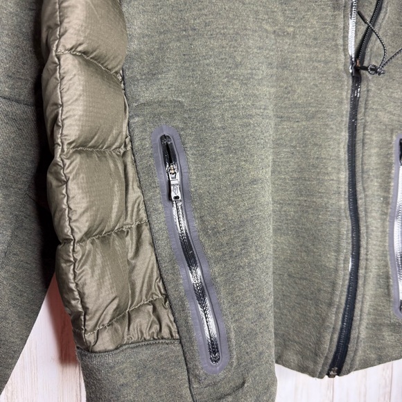 Nike Women's Aeroloft Olive Bomber Jacket - Picture 5 of 7